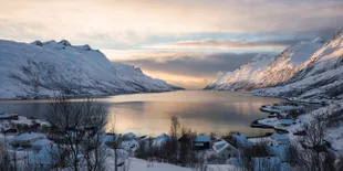 Kota Ini Tak Pernah Tersentuh Sinar Matahari, Lho!