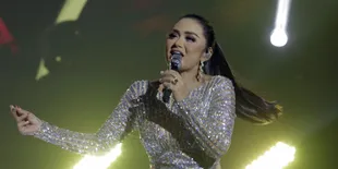 Mengaku Akrab, Krisdayanti Akui Tidak Terima Undangan Pernikahan Syahrini - Reino