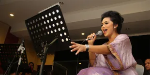 Krisdayanti Lebaran di Korea Tanpa Aurel dan Azriel