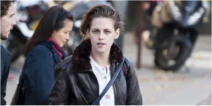 Kristen Stewart Jalan Santai Bareng Cewek Misterius, Pacar Baru?