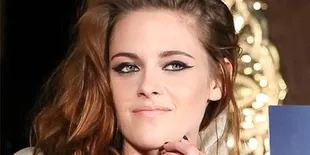 Kristen Stewart Ungkapkan Cinta Untuk Pattinson