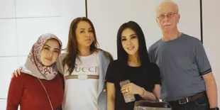 Klaim yang Terungkap Soal Hubungan Syahrini dan Laurens Papa Angkat
