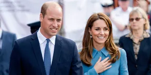Kunjungi Pakistan, Kate Middleton Tampil Cantik dengan Baju Tradisional