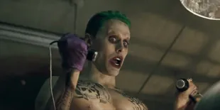 Lagi, Jared Leto Kirim Bingkisan Aneh Kepada Tim 'SUICIDE SQUAD'