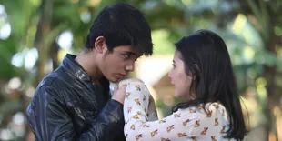 Lagu Cinta Aliando Syarief dan Prilly Latuconsina