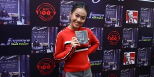 Lagu Galau Marsha Zulkarnain Masuk Album Kompilasi 'STORY OF A BROKEN HEART'