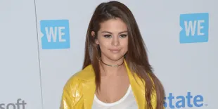 Lama Menghilang, Selena Gomez Akhirnya Tampil Cantik di AMA 2016