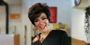 Lama Tak Muncul, Dorce Gamalama Kini Sibuk Jualan Kembang