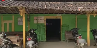 Lantai Tanah dengan Dinding Kayu, Begini Potret Rumah Pratama Arhan Sebelum Direnovasi