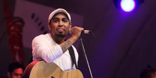 Lebih Intim Bersama Glenn Fredly di Konser Jejak Langkah