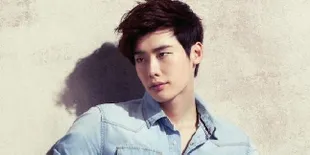 Lee Jong Suk Ungkap Alasan Berhenti Memakai Sosial Media