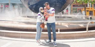 Lesti Main ke Singapura Pakai T-Shirt Couple, Netizen Syok Lihat Harganya