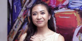 Libatkan Suami dan Mertua, Andrea Miranda Rilis 'Perahu di Atas Bukit'