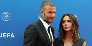 Liburan Bareng Anak, David & Victoria Beckham Tertangkap Mesra