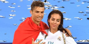 Liburan Eksotis, Cristiano Ronaldo & Georgina Rodriguez Tertangkap Mesra