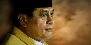 Liburan Ke Luar Negeri, Gaya Bang Nurdin Tak Kalah Kece dari Anak #JamanNow