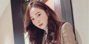 Liburan Santai, Ini Gaya Cantik & Kegiatan Jessica Jung Saat Berada di Bali