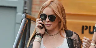 Lindsay Lohan Pamer Tato Barunya, Apa Arti Tato Ini?