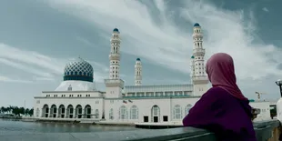 Lirik dan Makna Lagu Innalaha Ma'ana - Medina ft. Umi Pipik tentang Ketenangan dan Harapan