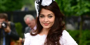 Lucu! Aishwarya Glamor Pakai Gaun Hijau, Aaradhya Bachchan Takjub