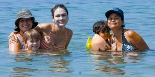 Luna Maya Pakai Sunscreen Setebal Harapan Orang Tua, Enggak Masalah Dibilang Mirip Pocong atau Cemong