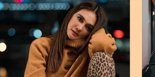 Luna Maya Posting Quote Hadapi Omongan Orang &#38; Puisi Tentang Mimpi