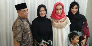 Luna Maya, Raffi Ahmad, Ayu Ting Ting Sumbang Buku Yasin Jupe
