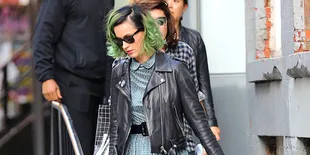 Luncurkan Parfum Baru, Katy Perry Jiplak Gaya Madonna?