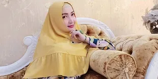 Lupakan Hal Keduniawian, Roro Fitria Ingin Dua Kali Khatam Quran - Kejar Malam Lailatul Qadar