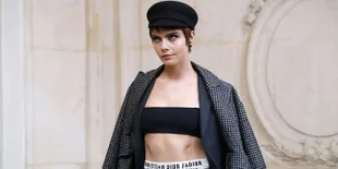 Lupakan Paris Jackson, Cara Delevingne Tertangkap Cium Ashley Benson