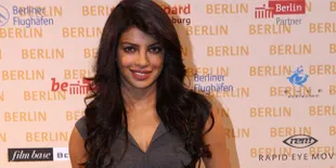Main Serial Amerika, Priyanka Chopra Akan Lakukan Adegan Panas?