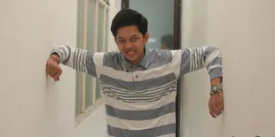 Mainkan Karakter Sendiri di 'CHECK IN BANGKOK', Bayu Skak Santai