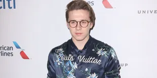 Makan Malam - Rayakan Ultah, Artis Ini Pacar Brooklyn Beckham?