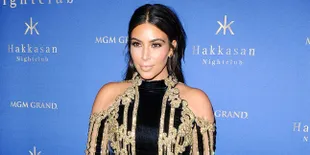 Makin Kurus, Kim Kardashian Pamer Perut Rata di Snapchat