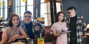 Makin Lengket, Ini 7 Potret Kebersamaan Sean Ivan dengan Pesinetron Laura Abbas Jackson si Calon Adik Ipar Irish Bella
