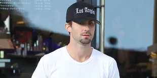 Makin Seksi, Adam Levine Tak Pakai Baju di Oscar Awards 2015?