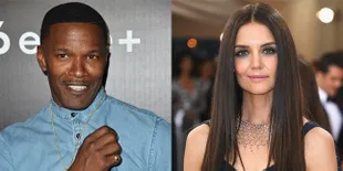 Makin Serius, Katie Holmes &#38; Jamie Foxx Liburan Mesra ke Paris?
