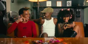 Makna Lagu Show Me Love - WizTheMc, bees & honey, Tentang Cinta yang Tulus Bukan Materi