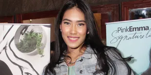 Malam Tahun Baru, Alika Pilih Umrah