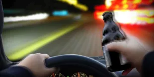Malang Nian, Bule Ditemukan Tewas Tercebur Parit Karena Mabuk