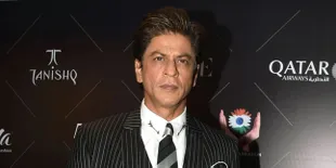 Manajer Ungkap Foto Terbaru Shahrukh Khan, Netizen: 56 Tahun Kayak Gini!