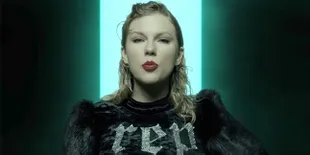 Mandi Dalam Bathtub Penuh Berlian, Berapa Total Harga Perhiasan Taylor Swift?