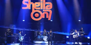 Manggung di HUT 24 Indosiar, Duta Sheila On 7 Kenang Masa Pacaran