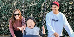 Manisnya Potret Keluarga Chelsea Olivia dan Glenn Alinskie, Sekaligus Umumkan Kehamilan Anak Kedua