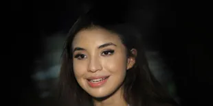 Manohara Berbagi Dengan Anak Penderita Kanker