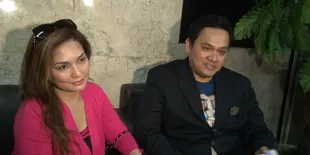 Mantan Asisten Punya Bukti Perselingkuhan Farhat Abbas dan Regina