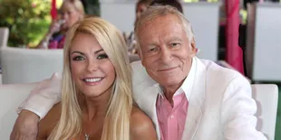 Mantan 'Kekasih' Hugh Hefner' Tewas Mengenaskan di Kamar Mandi