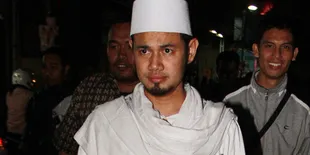 Mantan Pacar Yunita Suwardhani Bela Ustaz Guntur Bumi