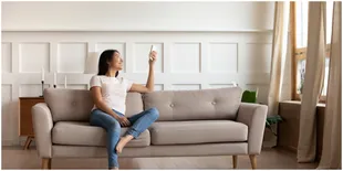 Marathon Netflix &#8211; Berburu Promo Belanja Online, Deretan Kegiatan yang Sempurnakan Weekend Vibes di Rumah