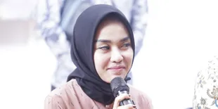 Masih Umrah di Tanah Suci, Terungkap Alasan Lukman Azhari Tak Dampingi Medina Zein